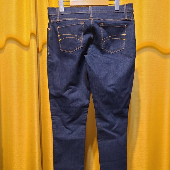 NWOT Second YOGA Jeans - Size 29 - Picture 3 of 6